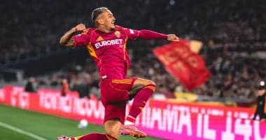 روما ضد فيورنتينا.. الذئاب يتقدمون بثلاثية في الشوط الأول روما ضد فيورنتينا.. الذئاب يتقدمون بثلاثية في الشوط الأول