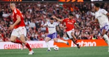 فوز نوتينجهام وبراجا على أستون فيلا وفرايبورج فى نصف نهائى الدورى الأوروبى فوز نوتينجهام وبراجا على أستون فيلا وفرايبورج فى نصف نهائى الدورى الأوروبى