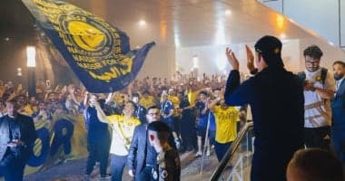 جماهير النصر تستقبل الفريق ورونالدو يرد: أنتم الأفضل.. فيديو جماهير النصر تستقبل الفريق ورونالدو يرد: أنتم الأفضل.. فيديو