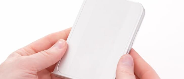 فيديو عملي يكشف تصميم iPhone Ultra عبر نموذج تجريبي مسرب فيديو عملي يكشف تصميم iPhone Ultra عبر نموذج تجريبي مسرب