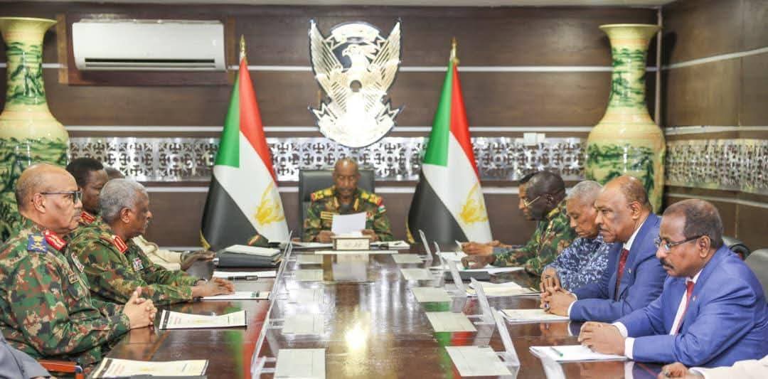 مجلس الأمن والدفاع يعقد إجتماعه الدوري برئاسة البرهان ويستعرض الموقف الأمني مجلس الأمن والدفاع يعقد إجتماعه الدوري برئاسة البرهان ويستعرض الموقف الأمني