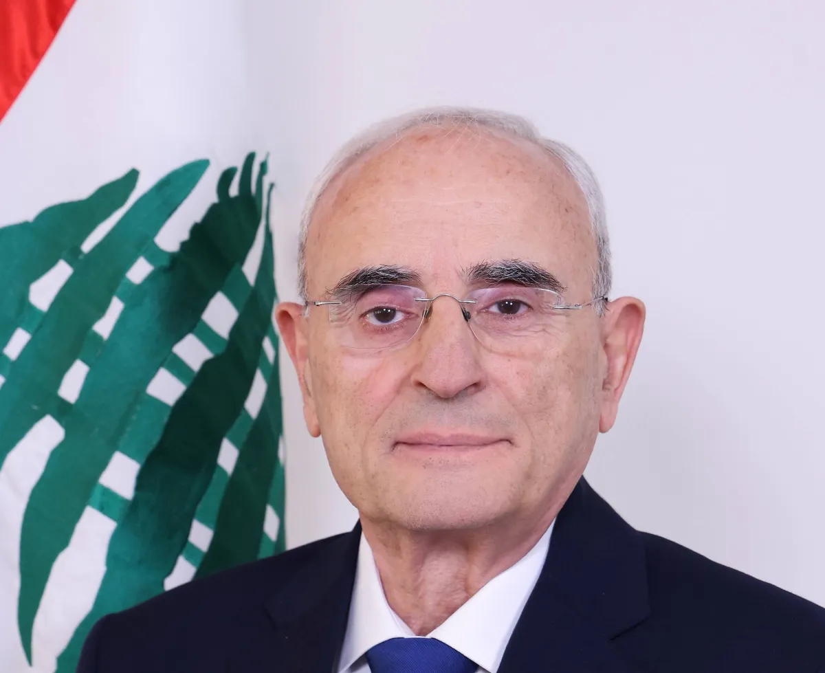 وزير الدفاع اللبناني: ذهبنا إلى المفاوضات للسلام مع إسرائيل وليس للاستسلام والمقايضة وزير الدفاع اللبناني: ذهبنا إلى المفاوضات للسلام مع إسرائيل وليس للاستسلام والمقايضة