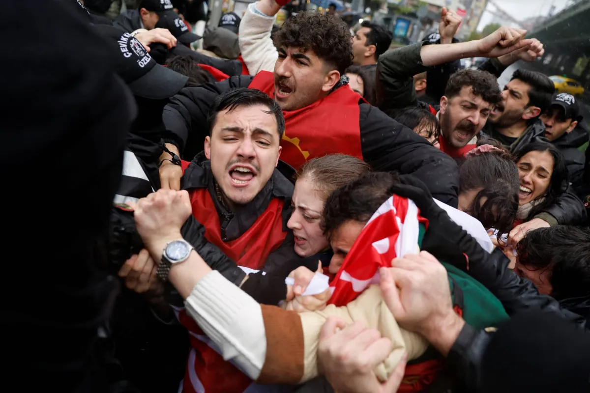 تركيا: مصادمات عنيفة واعتقال المئات في يوم العمال العالمي تركيا: مصادمات عنيفة واعتقال المئات في يوم العمال العالمي