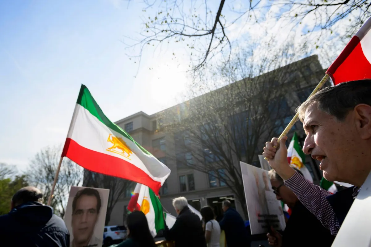 إيران تعدم 3 أشخاص على خلفية الاحتجاجات الأخيرة إيران تعدم 3 أشخاص على خلفية الاحتجاجات الأخيرة