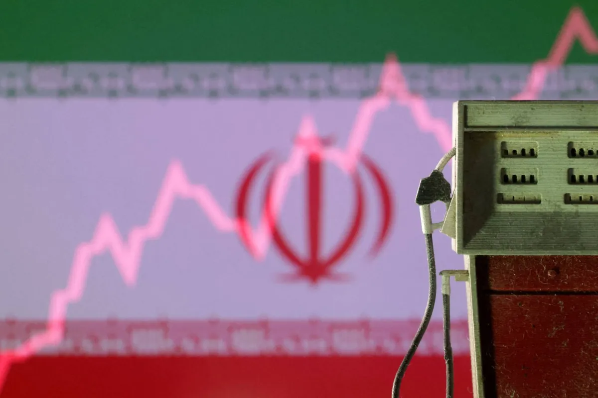 Analysts Say Iran is Drowning in its Own Oil Analysts Say Iran is Drowning in its Own Oil