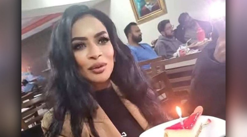 شاهد بالصورة والفيديو.. الفنانة السودانية شروق أبو الناس تحتفل بعيد ميلادها وسط أسرتها