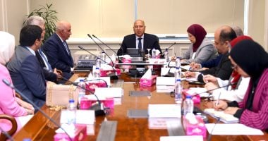 كامل الوزير يبحث مع شركات ألمانية إنشاء مجمع لتوطين مكونات الكباري والأنفاق020 كامل الوزير يبحث مع شركات ألمانية إنشاء مجمع لتوطين مكونات الكباري والأنفاق