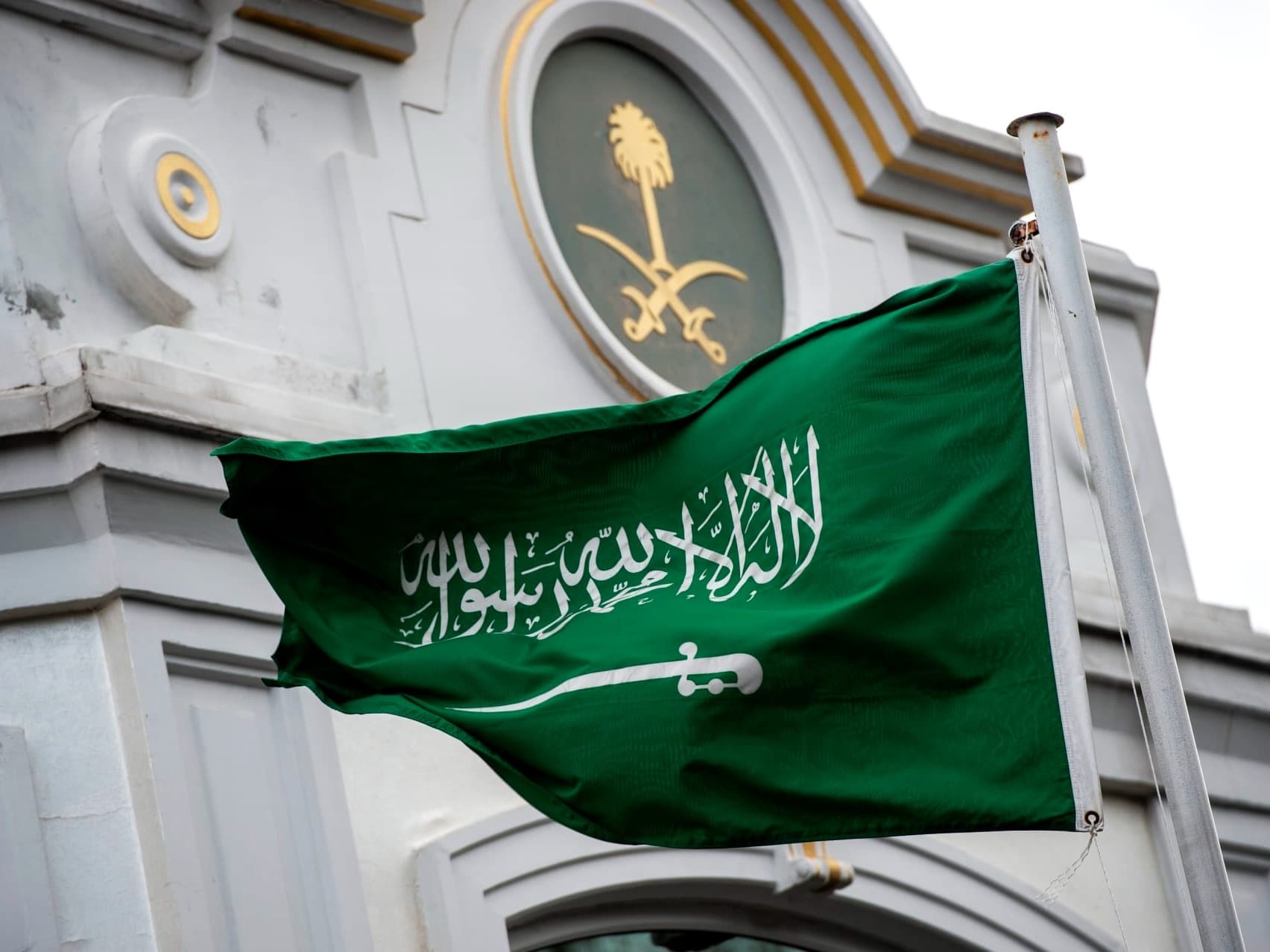 شبكة سودانية بنغالية في قبضة الأمن.. حملات حج وهمية تهز السعودية020 شبكة سودانية بنغالية في قبضة الأمن.. حملات حج وهمية تهز السعودية