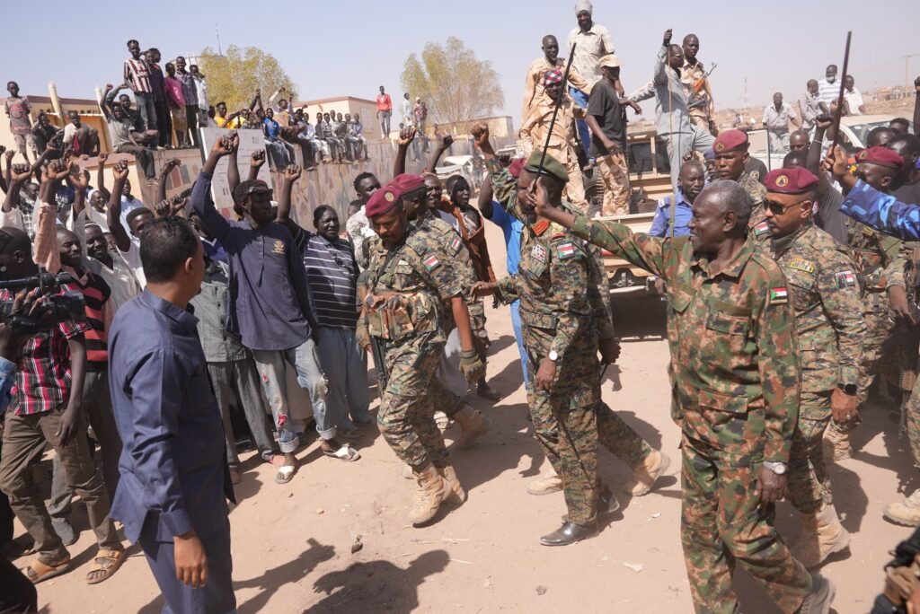 كشف تفاصيل علميات أمنية في الخرطوم .. 30 عملية وتنفيذ رحلات ترحيل