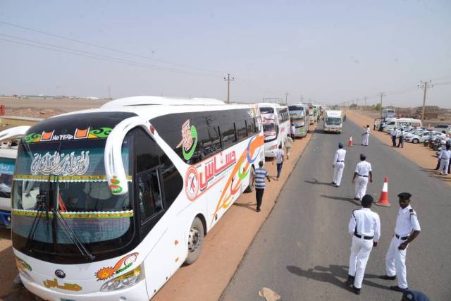 بدء تفويج المركبات من الجزيرة