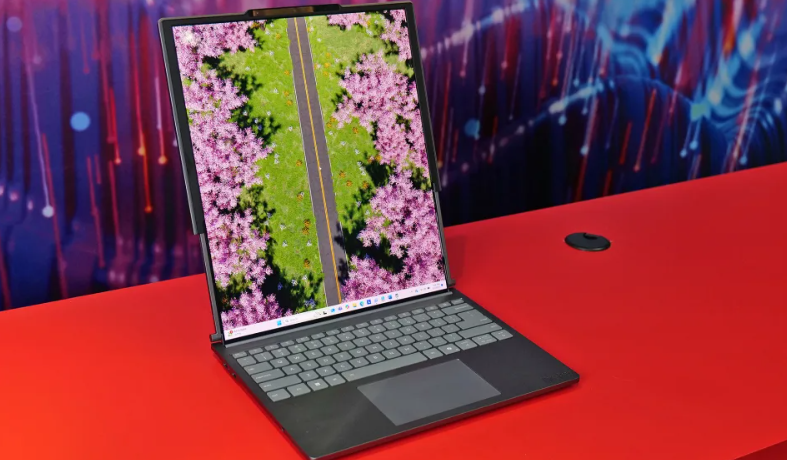 Lenovo تكشف عن جهاز ThinkBook Plus Gen 6 Rollableبشاشة مرنة قابلة للتمددCES2025