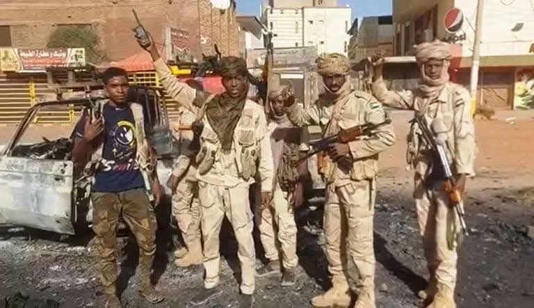 مفاجأة في عملية مداهمة منزل قيادي كبير بقوات الدعم السريع020 مفاجأة في عملية مداهمة منزل قيادي كبير بقوات الدعم السريع