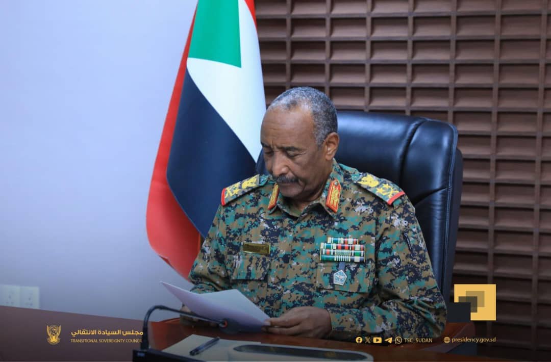 مجلس الأمن والدفاع يعقد اجتماعا طارئا.. والبرهان يطلق رسائل نارية020 مجلس الأمن والدفاع يعقد اجتماعا طارئا.. والبرهان يطلق رسائل نارية