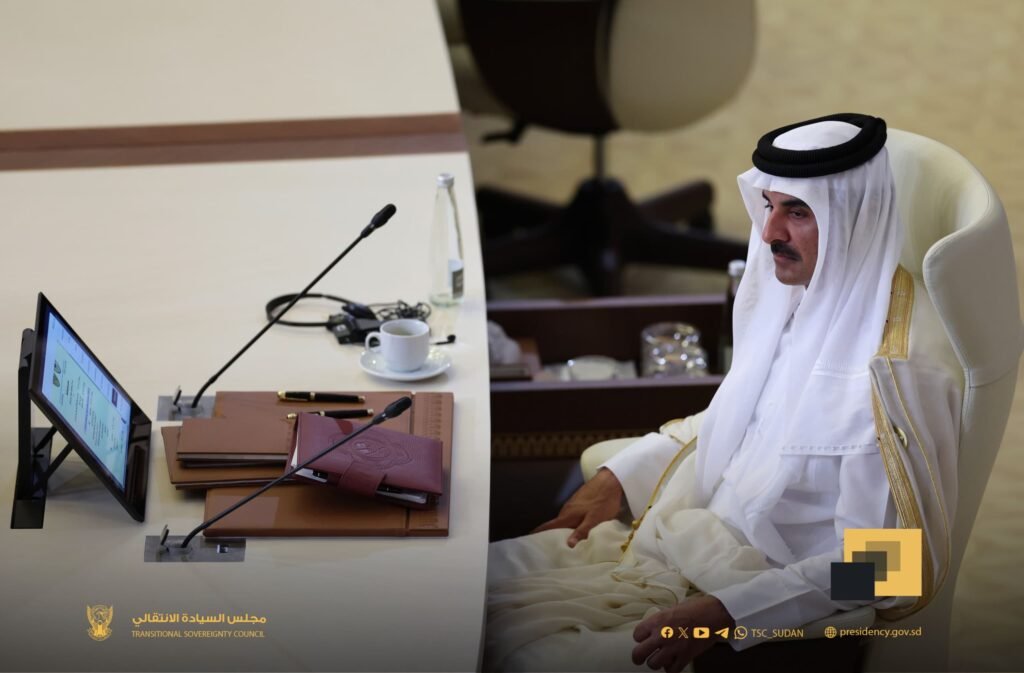 أمير قطر يغادر قمة بغداد دون القاء خطابه020 أمير قطر يغادر قمة بغداد دون القاء خطابه