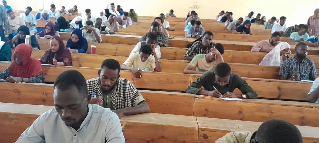 جامعة سودانية تعقد أولى امتحاناتها بمقرها بالخرطوم عقب الحرب020 جامعة سودانية تعقد أولى امتحاناتها بمقرها بالخرطوم عقب الحرب