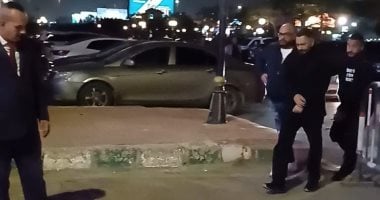 تامر حسني ومريهان حسين أول الحضور فى عزاء محمد رحيم