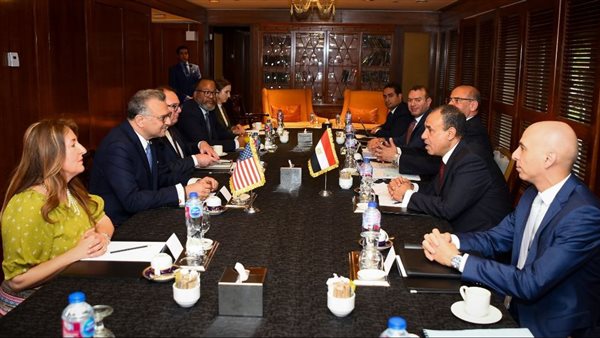بدر ورشاد التقيا كبير مستشاري ترامب وبحثا اوضاع الحرب.. الموقف المصري .. دعم الشرعية فى السودان020 بدر ورشاد التقيا كبير مستشاري ترامب وبحثا اوضاع الحرب.. الموقف المصري .. دعم الشرعية فى السودان