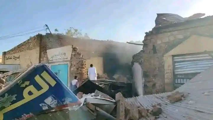 الفرقة 18 للجيش السوداني تطلق تحذيرات عاجلة من مقذوفات واجسام غير منفجرة والدعم السريع تستهدف كوستي بالمسيرات لليوم الثاني وقصف مخازن سلاح ودوي انفجارات ضخمة