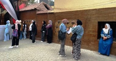 توافد طلاب الثانوية العامة على لجان الامتحانات لأداء اللغة الأجنبية الثانية020 توافد طلاب الثانوية العامة على لجان الامتحانات لأداء اللغة الأجنبية الثانية