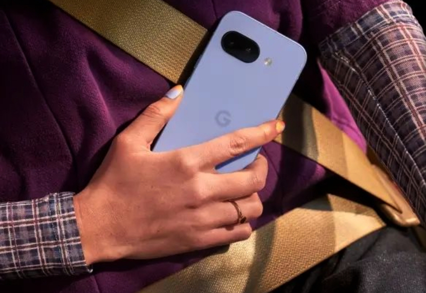 تسريب جديد يفيد بأن هاتف Google Pixel 9A يتخلى عن نتوء الكاميرا ويأتي بحواف سميكة