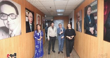 إياد نصار فى جولة داخل مؤسسة اليوم السابع ويشيد بقطاعاتها المختلفة