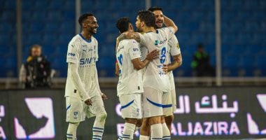 الهلال يتخطى الفيحاء بثنائية ويقلص الفارق مع الاتحاد في صدارة الدوري السعودي