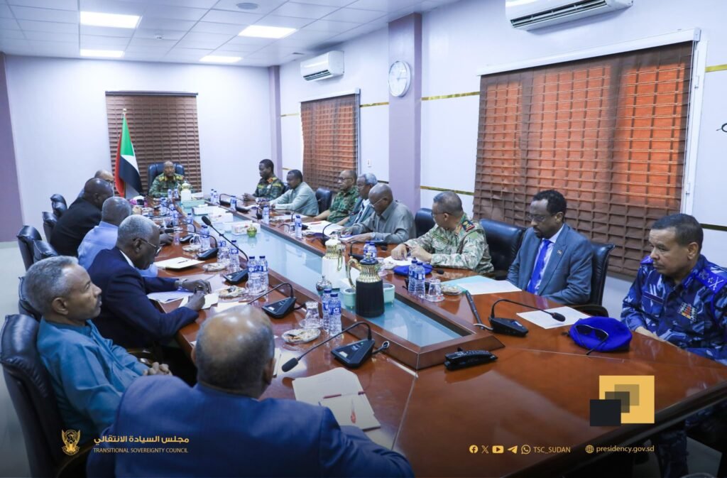 بعد هجمات بورتسودان.. اجتماع طارئ لمجلس الامن والدفاع السوداني والبرهان يحذر من تهديد للأمن الإقليمي والدولي ويتوعد ..ساعة القصاص ستحين وسننتصر020 بعد هجمات بورتسودان.. اجتماع طارئ لمجلس الامن والدفاع السوداني والبرهان يحذر من تهديد للأمن الإقليمي والدولي ويتوعد ..ساعة القصاص ستحين وسننتصر
