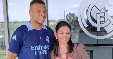 مبابي يتسلم جائزة أفضل لاعب فى ريال مدريد هذا الموسم 2025020 مبابي يتسلم جائزة أفضل لاعب فى ريال مدريد هذا الموسم 2025