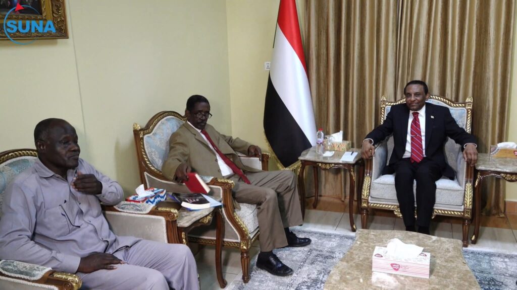 كامل إدريس يلتقى عدد من أساتذة الجامعات ويوجه..020 كامل إدريس يلتقى عدد من أساتذة الجامعات ويوجه..