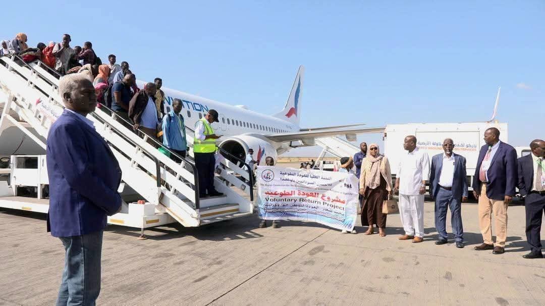 عودة السودانيين من أوغندا تثير الجدل.. واللجنة تصدر توضيحا