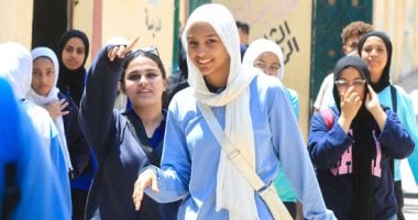 توافد طلاب الثانوية على اللجان استعدادا لامتحان اللغة الثانية والاقتصاد020 توافد طلاب الثانوية على اللجان استعدادا لامتحان اللغة الثانية والاقتصاد