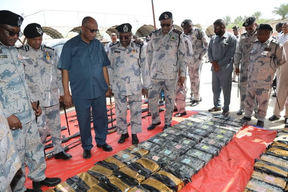 ضبط 238 كجم من الآيس وأسلحة بجانب نحاس بولاية البحر الاحمر