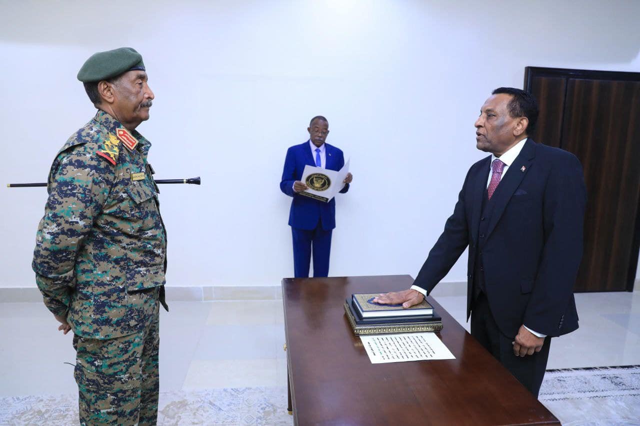 بعد حلف اليمين.. هل ينقذ كامل إدريس السودان من أزمته المستحيلة020 بعد حلف اليمين.. هل ينقذ كامل إدريس السودان من أزمته المستحيلة