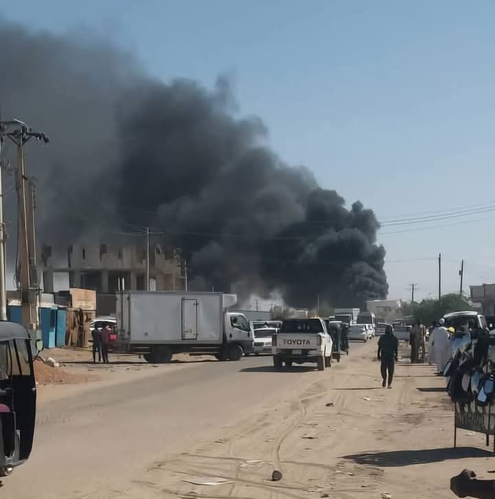 مسيرات تهاجم مستودعات وقود في عطبرة وتقصف بورتسودان لليوم السادس ومضادات الجيش تتصدى لها020 مسيرات تهاجم مستودعات وقود في عطبرة وتقصف بورتسودان لليوم السادس ومضادات الجيش تتصدى لها