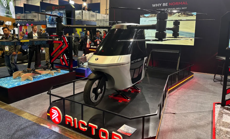 Rictor Skyrider X1 مشروع دراجة نارية تتحول إلى طائرة مروحية CES2025