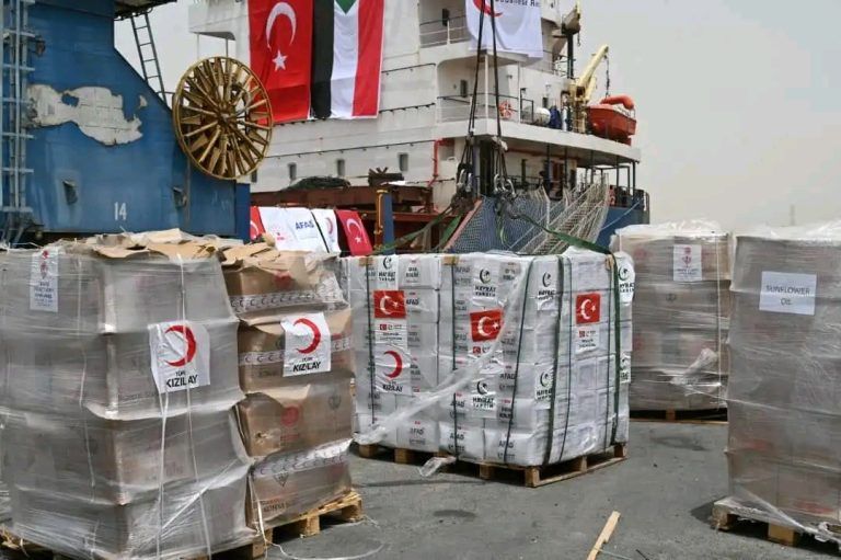 فوضى وتلاعب في توزيع الاعانات بالكلاكلات وإنتقادات حادة لـ الوالي020 فوضى وتلاعب في توزيع الاعانات بالكلاكلات وإنتقادات حادة لـ الوالي