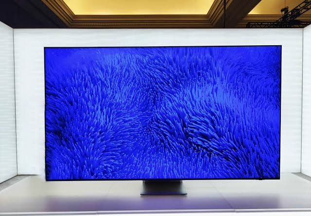 تلفاز Samsung RGB microLED الذكي يقدم تقنية الإضاءة الخلفية microLED لخفض التكلفة CES2025