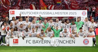 مراسم تتويج بايرن ميونخ باللقب 34 في الدوري الألماني.. فيديو وصور020 مراسم تتويج بايرن ميونخ باللقب 34 في الدوري الألماني.. فيديو وصور