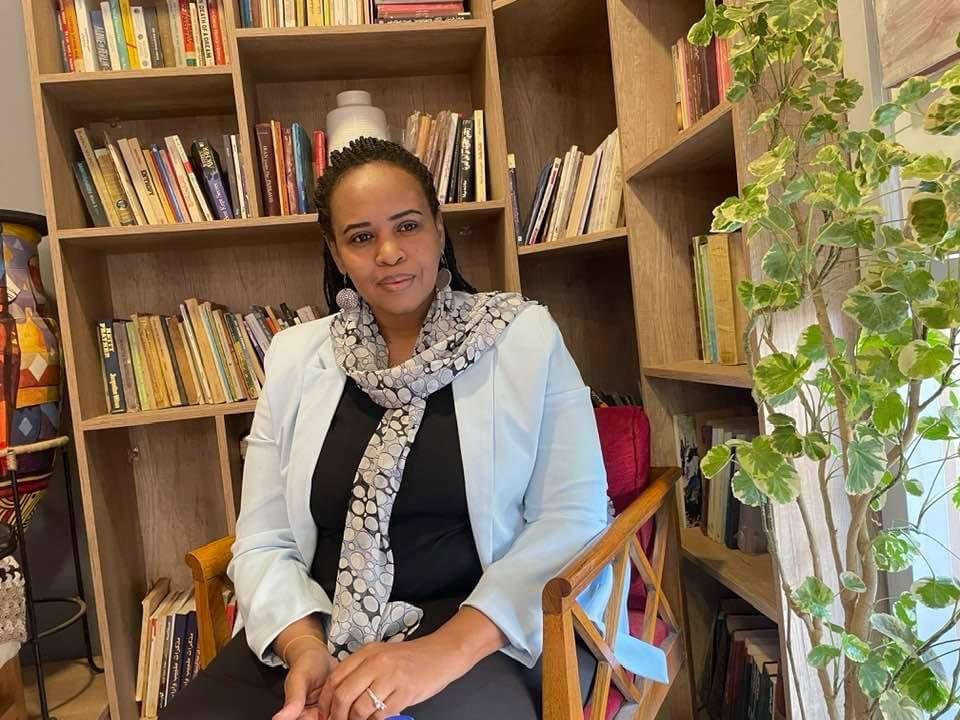 محامو الطوارئ تقرر فصل وإسقاط عضوية ثلاث محاميات شهيرات