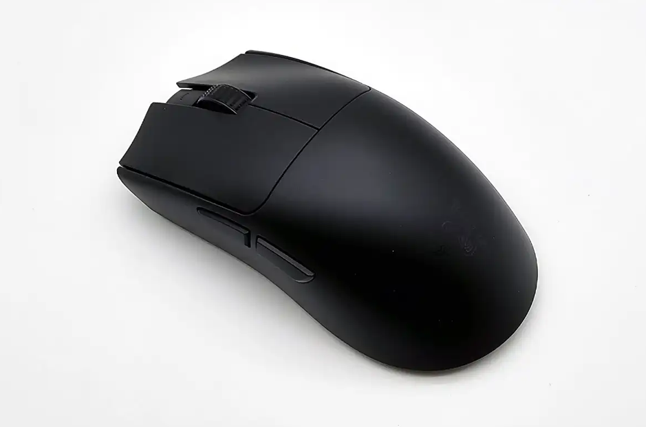 إستعراض لفارة الألعاب Razer Viper V3 Pro وقاعدة RAZER MOUSE DOCK PRO