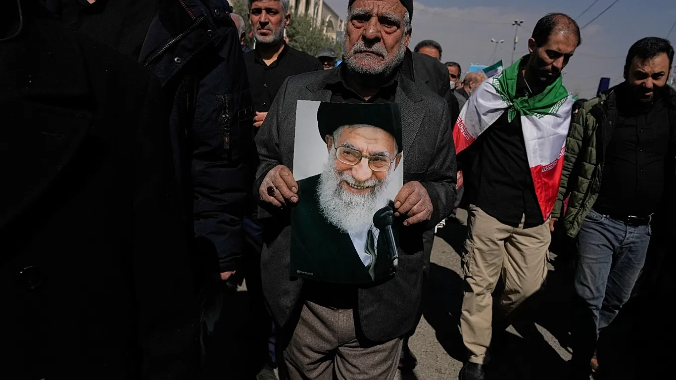 مجلس خبراء القيادة يدعو الإيرانيين إلى مبايعة المرشد الجديد الجديد والتماسك حول محور ولاية الفقيه