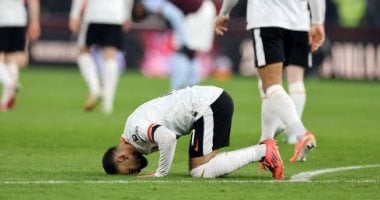 ليفربول يعود من أستون فيلا بتعادل 22 ومحمد صلاح يحطم أرقاما جديدة.. فيديو وصور