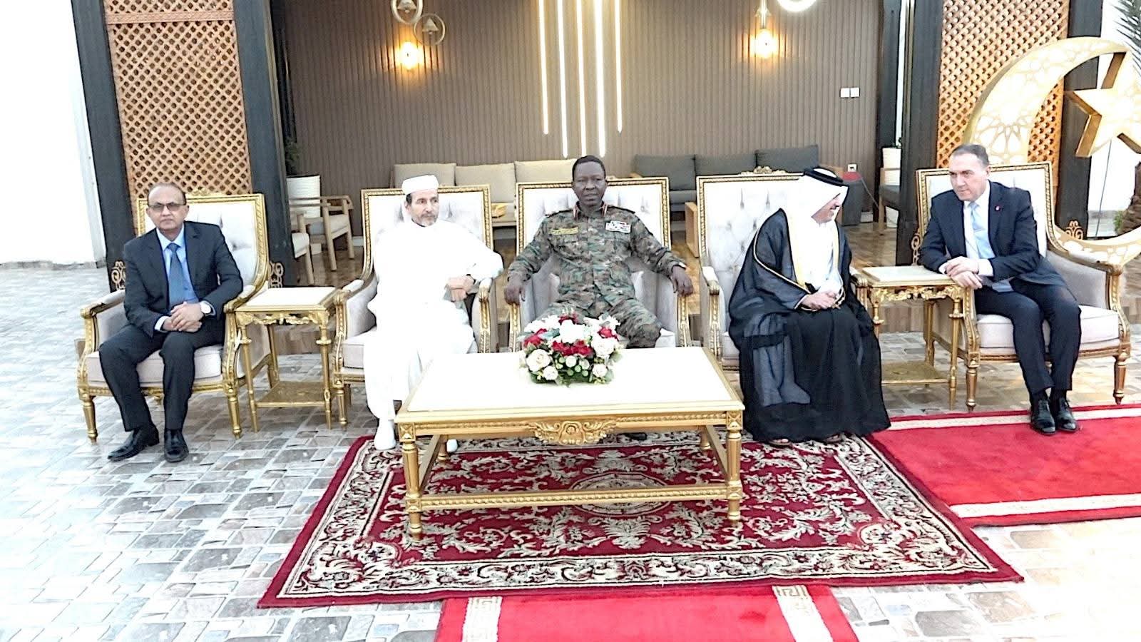 كباشي يقيم إفطارا رمضانيا للبعثات الدبلوماسية للدول العربية والإسلامية