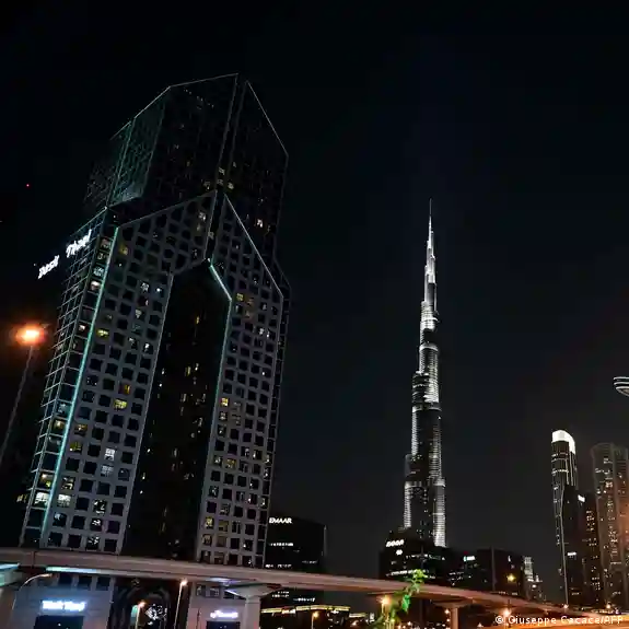 صواريخ إيران تهز ثقة المستثمرين في الإمارات رؤوس الأموال تبدأ الهروب وأسهم العقار تتراجع