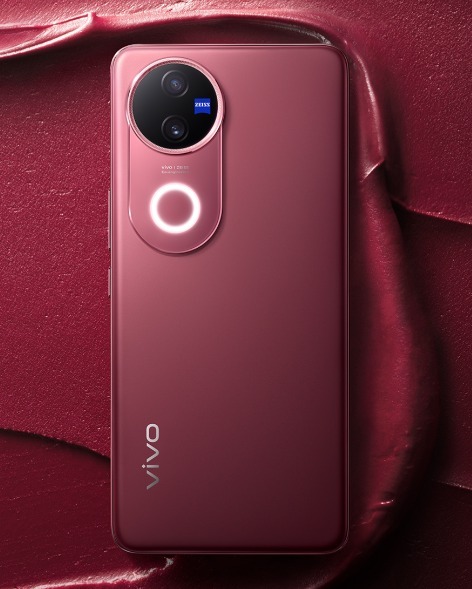 تسريبات: Vivo V50 يظهر بلون أحمر وردي جديد