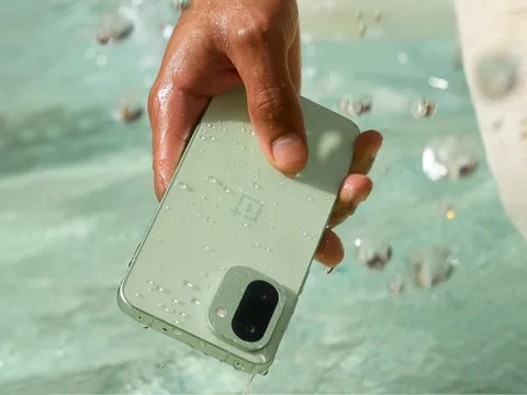 هاتف وان بلس 15T يظهر في تسريبات رسمية تؤكد مقاومته للماء وتلمح لتصميمه النهائي