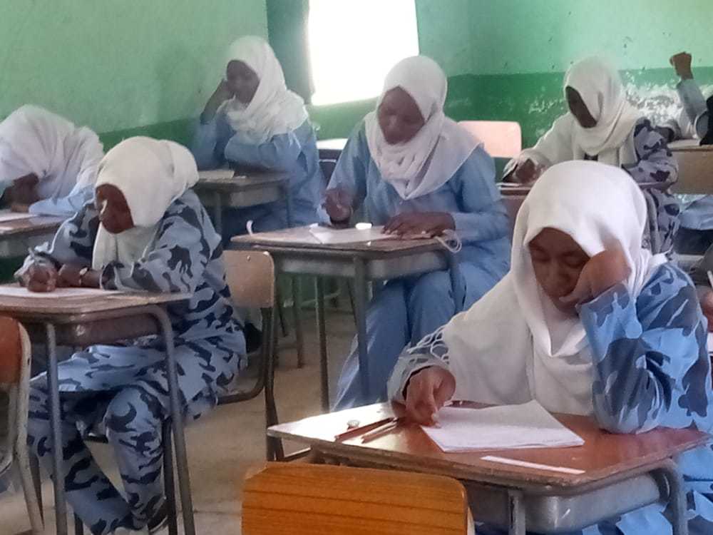 مبادرة لتطوير المناهج الدراسية تعد لعقد مؤتمر مائدة مستديرة حول التعليم