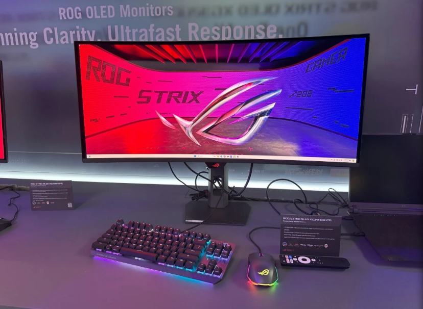 Asus ROG Strix XG34WCDMTG: شاشة ألعاب OLED متطورة بتردد 240 هرتز تظهر في معرض Computex2025020 Asus ROG Strix XG34WCDMTG: شاشة ألعاب OLED متطورة بتردد 240 هرتز تظهر في معرض Computex2025
