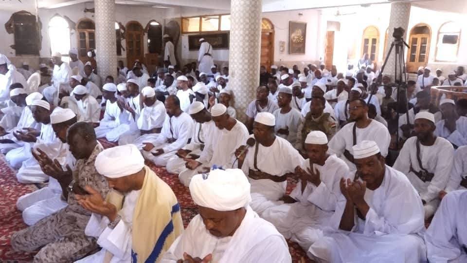 الجمعة تعود إلى الخرطوم.. ومشهد مهيب يهز الوجدان020 الجمعة تعود إلى الخرطوم.. ومشهد مهيب يهز الوجدان
