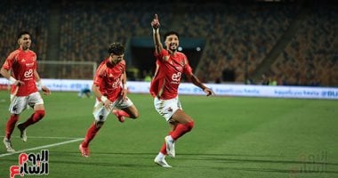الأهلي يبطل مفعول فاركو بسداسية نظيفة ويتوج ببطولة الدوري للمرة 45.. صور020 الأهلي يبطل مفعول فاركو بسداسية نظيفة ويتوج ببطولة الدوري للمرة 45.. صور